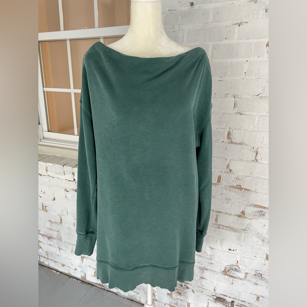 Pilcro by Anthropologie green sweatshirt w/ boat neck